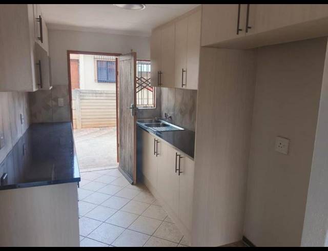 3 BEDROOM HOUSE FOR SALE IN THE ORCHARDS
